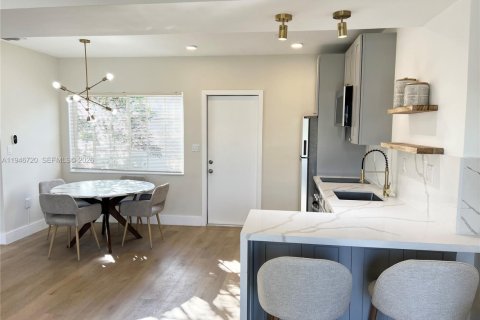 Casa en alquiler en Biscayne Park, Florida, 1 dormitorio № 2152918 - foto 28
