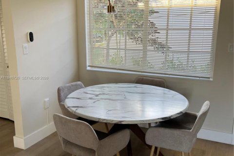 Casa en alquiler en Biscayne Park, Florida, 1 dormitorio № 2152918 - foto 3