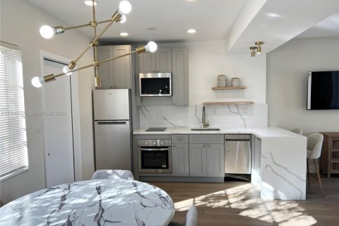 Casa en alquiler en Biscayne Park, Florida, 1 dormitorio № 2152918 - foto 30