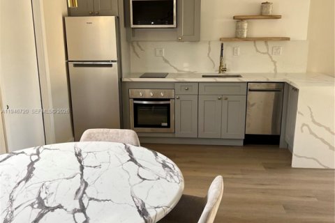 Casa en alquiler en Biscayne Park, Florida, 1 dormitorio № 2152918 - foto 4