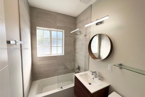 Casa en alquiler en Biscayne Park, Florida, 1 dormitorio № 2152918 - foto 25