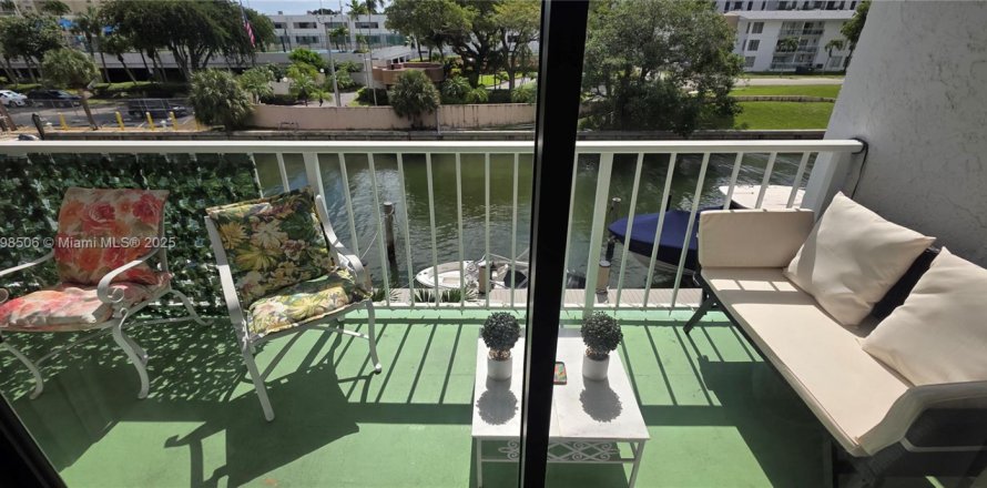 Condo in Miami, Florida, 1 bedroom  № 1952537