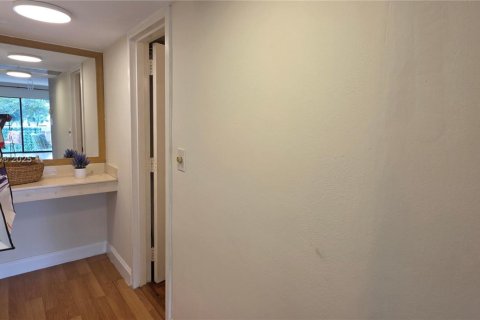 Condo in Miami, Florida, 1 bedroom  № 1952537 - photo 23