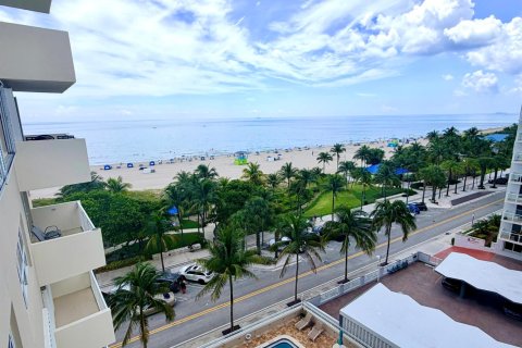 Condo in Pompano Beach, Florida, 2 bedrooms  № 2085928 - photo 2
