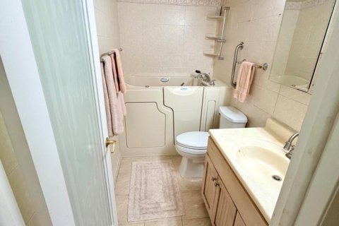 Condo in Pompano Beach, Florida, 2 bedrooms  № 2085928 - photo 13