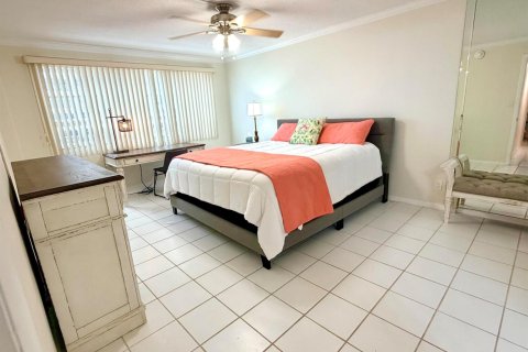 Condo in Pompano Beach, Florida, 2 bedrooms  № 2085928 - photo 11