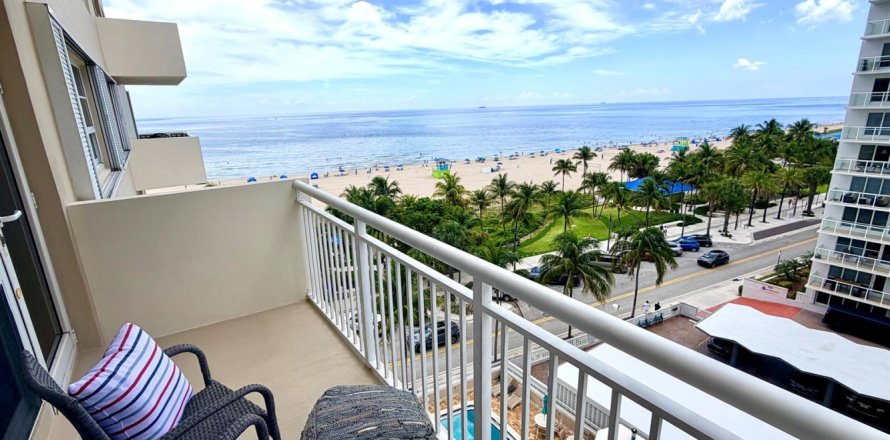 Condo in Pompano Beach, Florida, 2 bedrooms  № 2085928