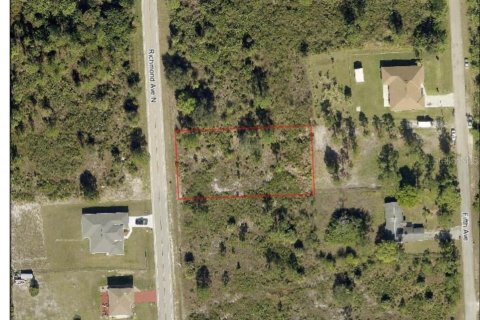 Land in Lehigh Acres, Florida № 689338 - photo 1