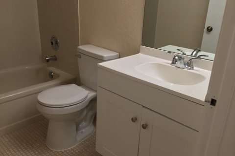 Condo in Margate, Florida, 2 bedrooms  № 1226730 - photo 1