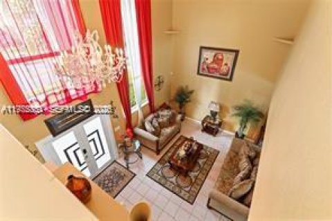 Casa en venta en Pembroke Pines, Florida, 3 dormitorios, 179.77 m2 № 2040675 - foto 4