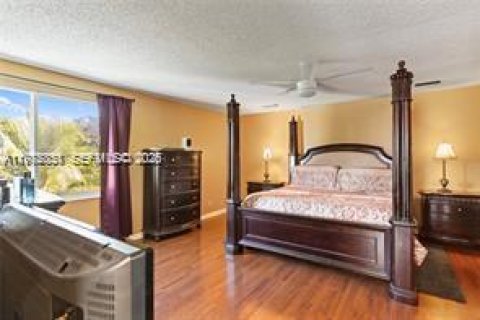 Casa en venta en Pembroke Pines, Florida, 3 dormitorios, 179.77 m2 № 2040675 - foto 17