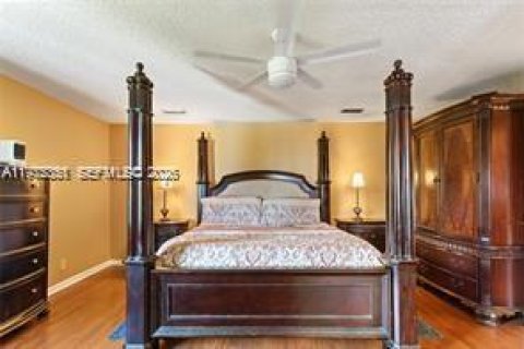 Casa en venta en Pembroke Pines, Florida, 3 dormitorios, 179.77 m2 № 2040675 - foto 18
