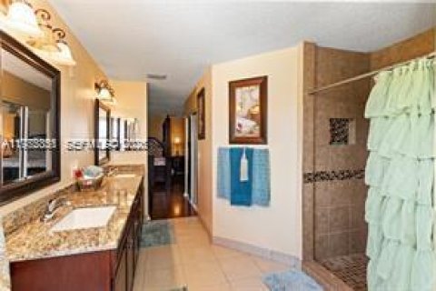Casa en venta en Pembroke Pines, Florida, 3 dormitorios, 179.77 m2 № 2040675 - foto 22