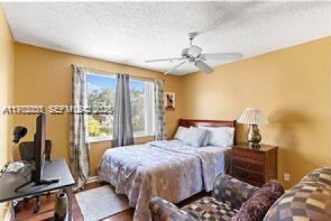 Casa en venta en Pembroke Pines, Florida, 3 dormitorios, 179.77 m2 № 2040675 - foto 24