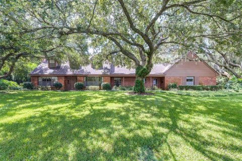House in Lake Wales, Florida 4 bedrooms, 259.75 sq.m. № 1873018 - photo 1