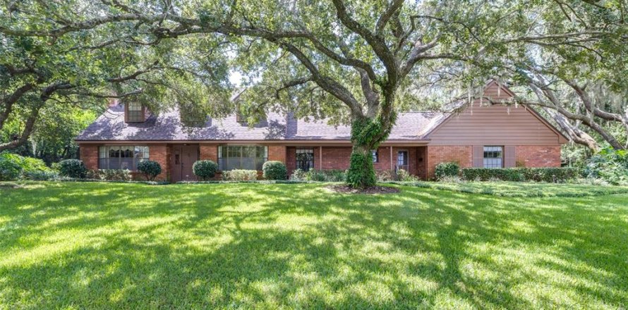 House in Lake Wales, Florida 4 bedrooms, 259.75 sq.m. № 1873018