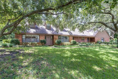House in Lake Wales, Florida 4 bedrooms, 259.75 sq.m. № 1873018 - photo 3