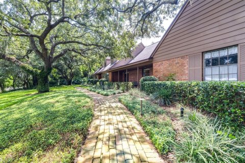 House in Lake Wales, Florida 4 bedrooms, 259.75 sq.m. № 1873018 - photo 7