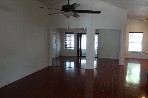 House in Orlando, Florida 3 bedrooms, 160.44 sq.m. № 2210507 - photo 29