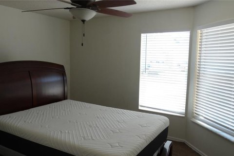 House in Orlando, Florida 3 bedrooms, 160.44 sq.m. № 2210507 - photo 12