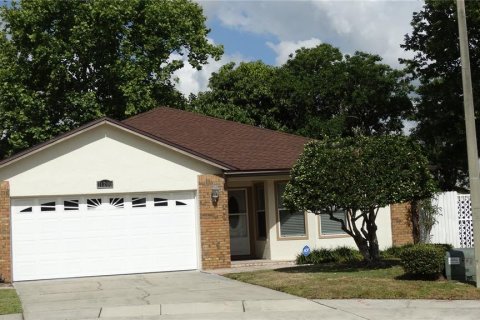 House in Orlando, Florida 3 bedrooms, 160.44 sq.m. № 2210507 - photo 3