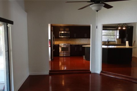 House in Orlando, Florida 3 bedrooms, 160.44 sq.m. № 2210507 - photo 26