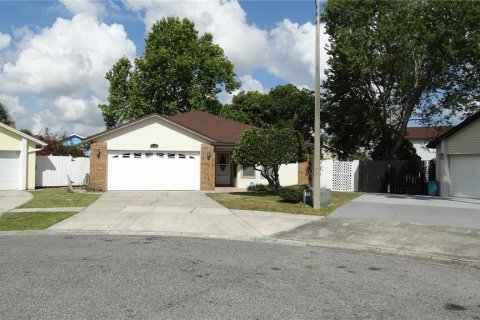 House in Orlando, Florida 3 bedrooms, 160.44 sq.m. № 2210507