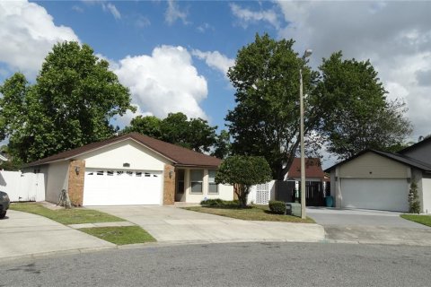 House in Orlando, Florida 3 bedrooms, 160.44 sq.m. № 2210507 - photo 5