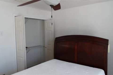 House in Orlando, Florida 3 bedrooms, 160.44 sq.m. № 2210507 - photo 13