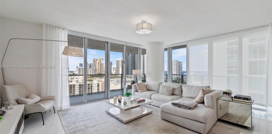 Condo in Sunny Isles Beach, Florida, 3 bedrooms  № 1973733