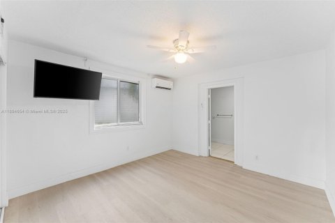 Купить виллу или дом в Майами-Гарденс, Флорида 3 спальни, 108.14м2, № 1947421 - фото 11