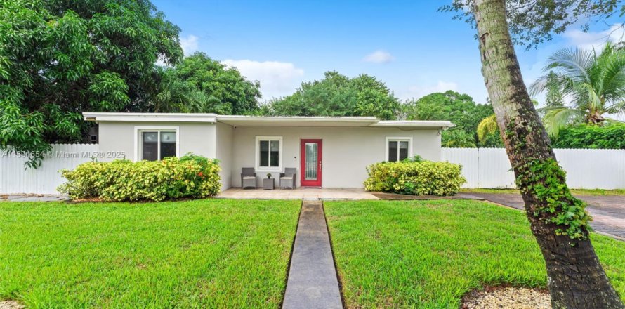 Дом в Майами-Гарденс, Флорида 3 спальни, 108.14м2 № 1947421