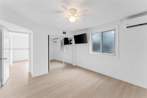 Купить виллу или дом в Майами-Гарденс, Флорида 3 спальни, 108.14м2, № 1947421 - фото 12