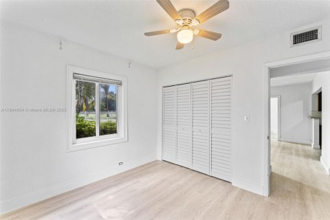 Купить виллу или дом в Майами-Гарденс, Флорида 3 спальни, 108.14м2, № 1947421 - фото 18