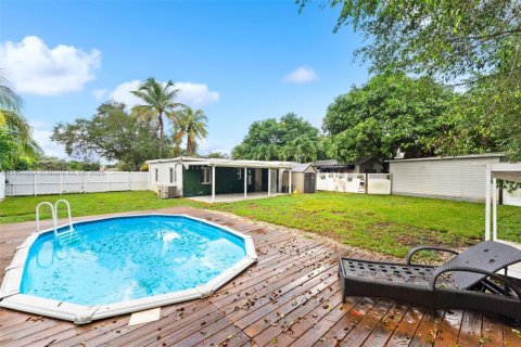 Купить виллу или дом в Майами-Гарденс, Флорида 3 спальни, 108.14м2, № 1947421 - фото 30