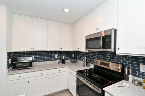 Condominio en alquiler en Lakewood Ranch, Florida, 3 dormitorios, 139.35 m2 № 218780 - foto 9