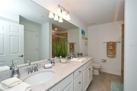 Condominio en alquiler en Lakewood Ranch, Florida, 3 dormitorios, 139.35 m2 № 218780 - foto 16