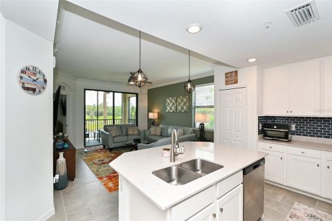Condominio en alquiler en Lakewood Ranch, Florida, 3 dormitorios, 139.35 m2 № 218780 - foto 2