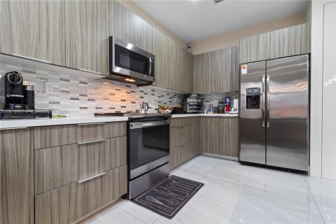 Adosado en venta en Doral, Florida, 3 dormitorios, 195.09 m2 № 1981116 - foto 7