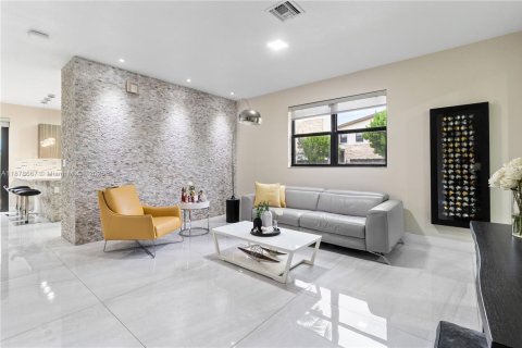 Adosado en venta en Doral, Florida, 3 dormitorios, 195.09 m2 № 1981116 - foto 4