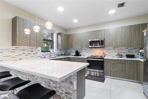 Adosado en venta en Doral, Florida, 3 dormitorios, 195.09 m2 № 1981116 - foto 6