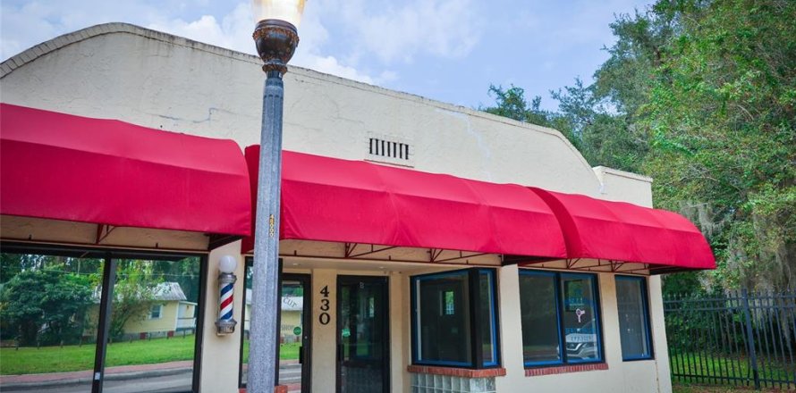 Commercial property in Gainesville, Florida 178.37 sq.m. № 2379817