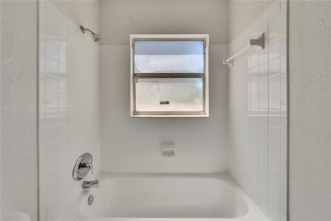 Villa ou maison à vendre à Tampa, Floride: 3 chambres, 126.53 m2 № 2108377 - photo 17