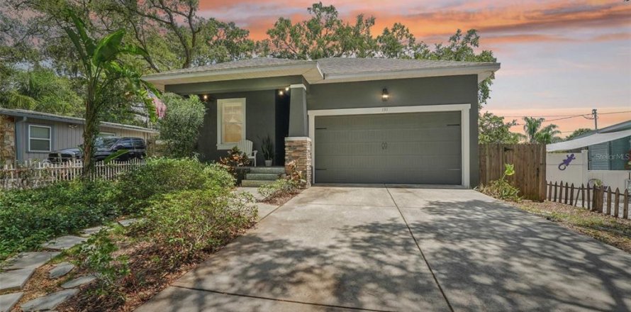 House in Palm Harbor, Florida 4 bedrooms, 154.5 sq.m. № 1263944