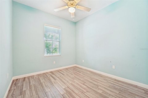 House in Palm Harbor, Florida 4 bedrooms, 154.5 sq.m. № 1263944 - photo 9