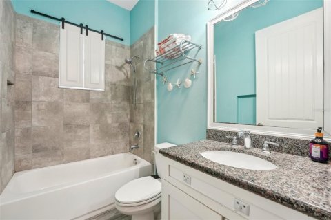 House in Palm Harbor, Florida 4 bedrooms, 154.5 sq.m. № 1263944 - photo 12