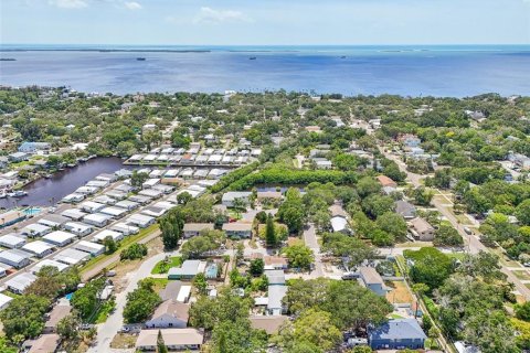House in Palm Harbor, Florida 4 bedrooms, 154.5 sq.m. № 1263944 - photo 24