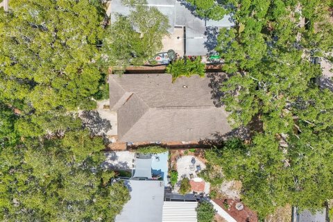 House in Palm Harbor, Florida 4 bedrooms, 154.5 sq.m. № 1263944 - photo 22
