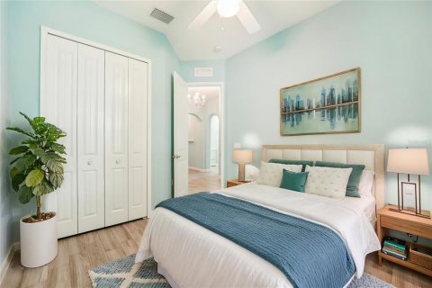 House in Palm Harbor, Florida 4 bedrooms, 154.5 sq.m. № 1263944 - photo 10