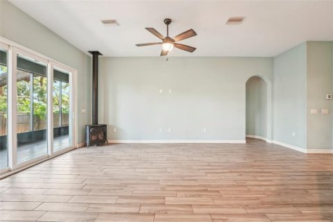 House in Palm Harbor, Florida 4 bedrooms, 154.5 sq.m. № 1263944 - photo 8
